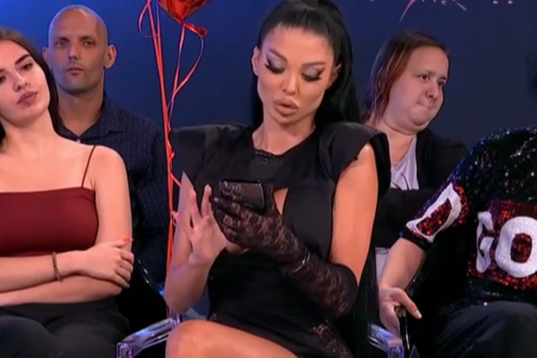 David Dragojević UŽIVO UKLJUČENJE, starleta Maja Marinković POBELELA kada mu je čula glas! David Dragojević UŽIVO UKLJUČENJE, starleta Maja Marinković POBELELA kada mu je čula glas!