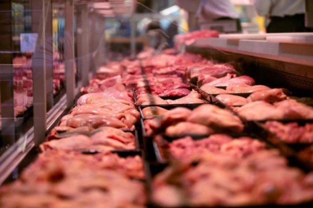 OVIH PET VRSTA MESA MESARI NIKAD NEĆE KUPITI U PRODAVNICI: Bolje da ih izbegavate - evo kako nas varaju!