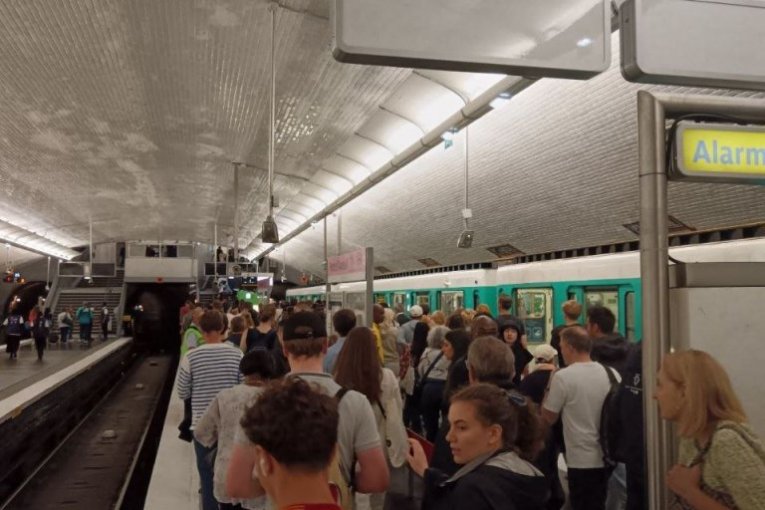 Navijači krenuli ka Rolan Garosu