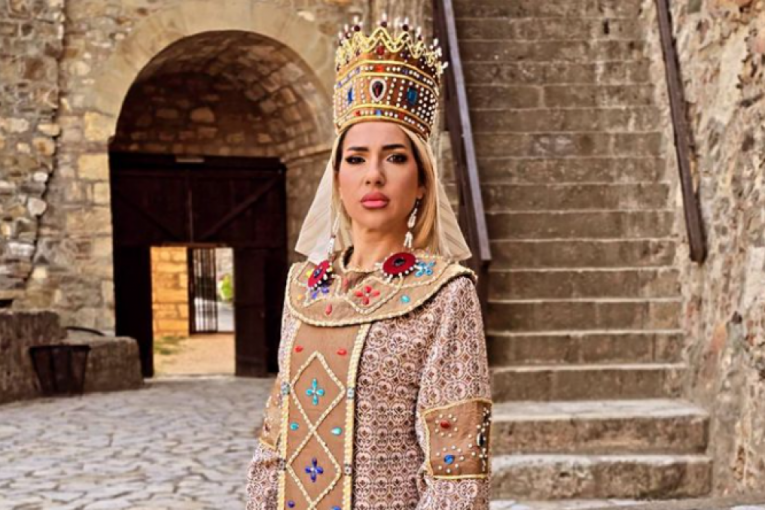 Jovana Jeremić kao carica Milica