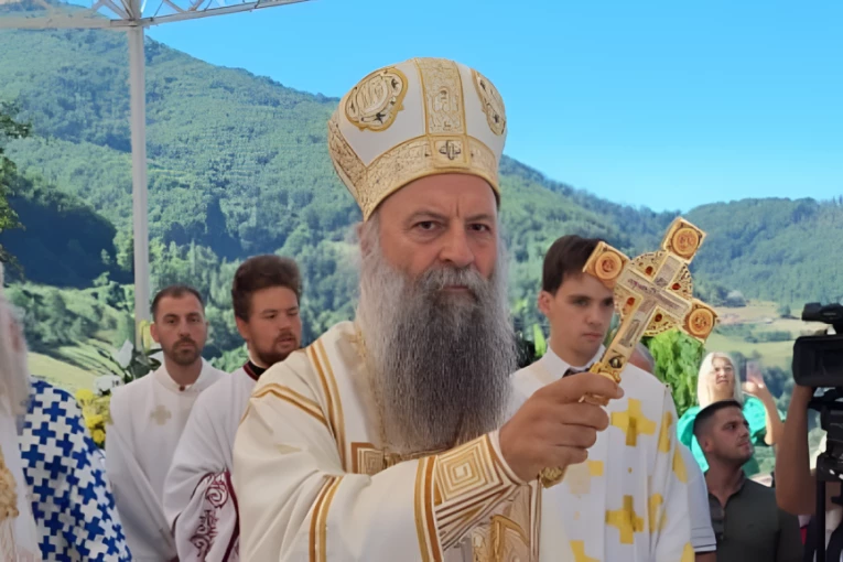 POSLE ARHIJEREJSKE LITURGIJE, PATRIJARH PORFIRIJE U CRNOJ GORI PORUČIO: Sveci iz našega roda neka nam otvore oči da budemo jedno