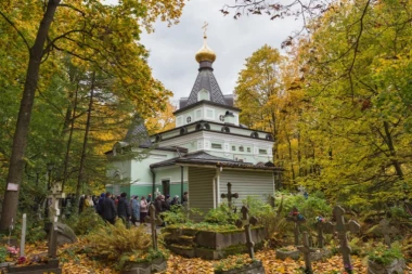 OVDE POČIVAJU MOŠTI BLAŽENE KSENIJE PETROGRADSKE: Sveto mesto nade, utehe, isceljenja i duhovne snage (FOTO GALERIJA)