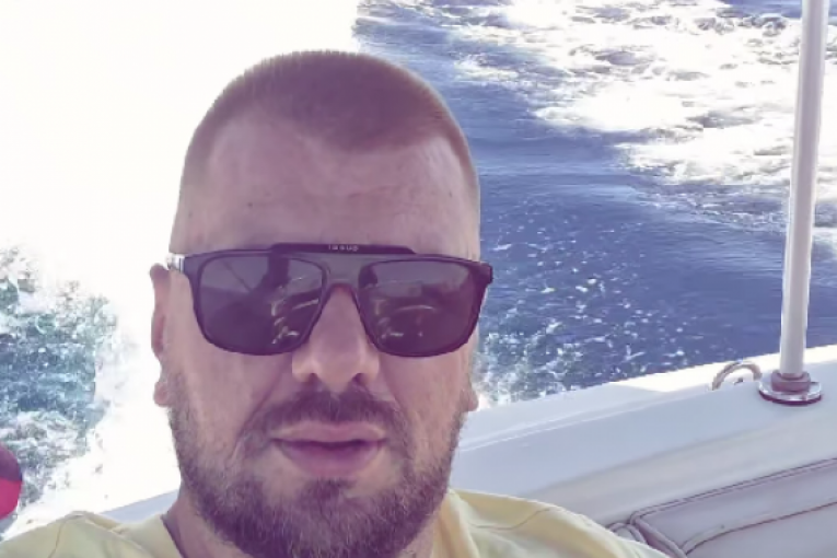 Janjuš uživa na jahti nakon Elite