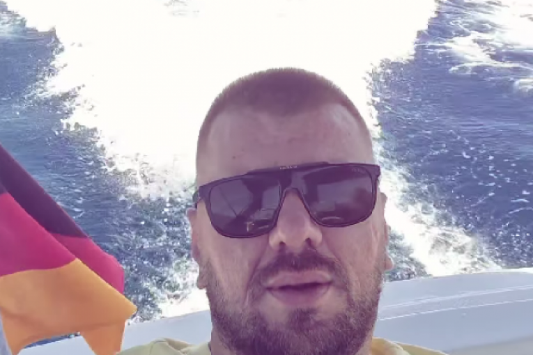 Janjuš uživa na jahti nakon Elite