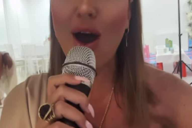 Sandra Rešić zapevala uživo