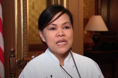 SLUŽILA PETORICU PREDSEDNIKA! Bajdenovi ispratili glavnu kuvaricu Bele kuće u zasluženu penziju: "Hranila je naše duše"