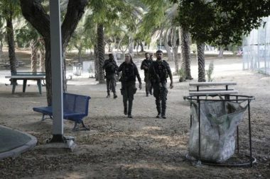 PROBAO DA POBEGNE U AUTOBUS: Uhapšen vandal, evo šta je radio po gradu