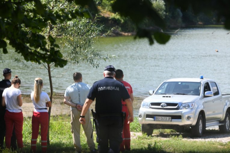 VELIKA MORAVA ODNELA JOŠ DVA ŽIVOTA! Dečake povukao vir kod Kruševca dok su pecali!