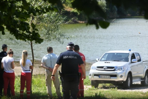 VELIKA MORAVA ODNELA JOŠ DVA ŽIVOTA! Dečake povukao vir kod Kruševca dok su pecali!