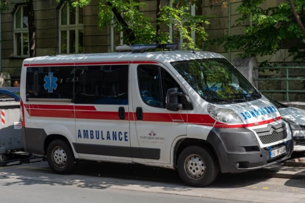 UŽAS U BORČI! Muškarac pao sa TRI metra visine, zadobio TEŠKE TELESNE POVREDE! IZVAĐENA MU SLEZINA!