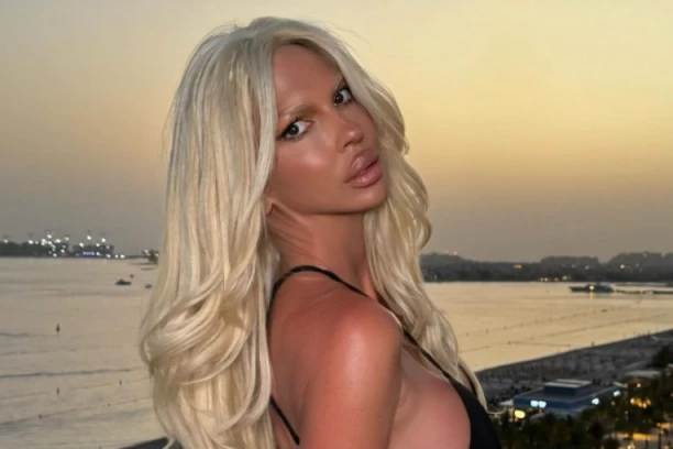 KARLEUŠA KRIJE OVOG FRAJERA OD JAVNOSTI! Pojavile se fotke koje dokazuju sve - javnost u ŠOKU! (FOTO)