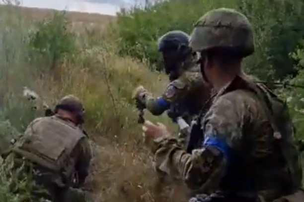 "REKLI SU NAM DA IZDRŽIMO ZBOG TRAMPA": Novinari došli do ukrajinskih vojnika u Kursku i šokirali se ŠTA SU ZATEKLI TAMO