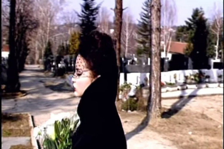 Maja Nikolić snimila spot na groblju