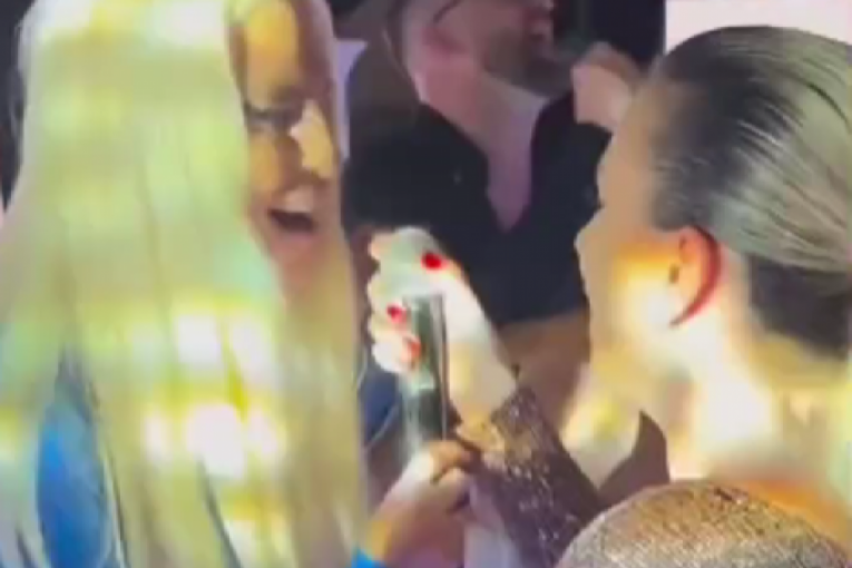 Jelena Karleuša i Milica Pavlović igraju na njenom rođendanu