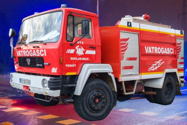 JEZIV POŽAR U DOMU ZA STARE! Evakuisano deset osoba, jedna povređena!