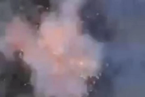 DA LI JE MOGUĆE?! Rus glavom uništio ukrajinski dron! Letelica razneta na komade! (VIDEO)