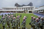 INDONEZIJA OBELEŽAVA 79 GODINA NEZAVISNOSTI: Svečana ceremonija u nedovršenoj budućoj prestonici, Džakarta polako odlazi u istoriju (VIDEO)