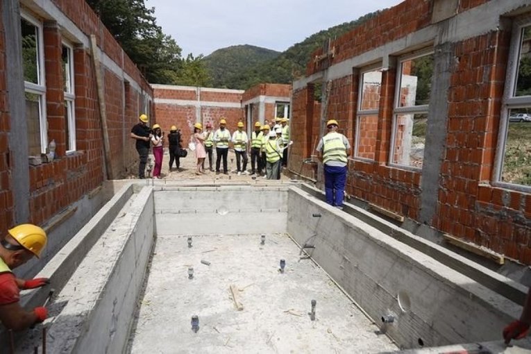 Ministarka Mesarović u obilasku Sijarinske banje