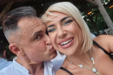 JOVANA I DRAGAN PRESREĆNI ZBOG PRINOVE: Posle ĆERKE, dobiće i SINA - od silne radosti kleknuo, pa joj LJUBI STOMAK (FOTO)