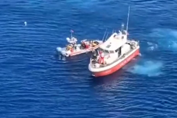 NESTAO POZNATI BIZNISMEN! Krenuo jahtom ka Mikonosu, od tada mu se gubi svaki trag a sada je plovilo nađeno PREPOLOVLJENO! (VIDEO)