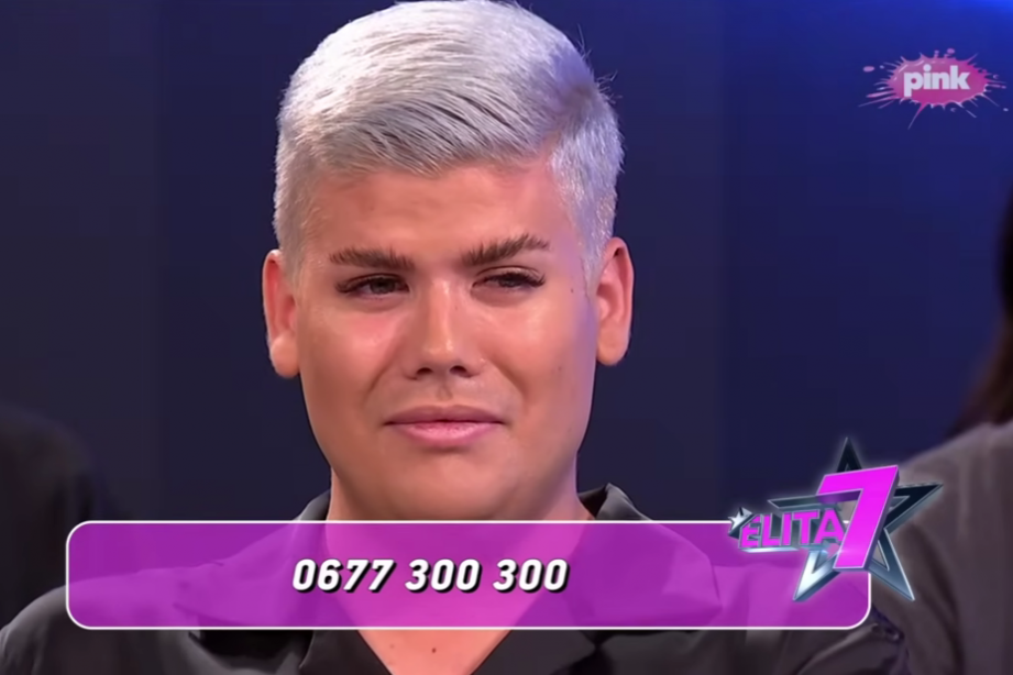 Uroš plače, ne može da se smiri