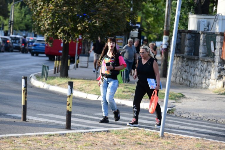 Marija Kulić, Miljana Kulić ispred Pinka