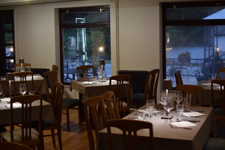 Unutrašnjost kafane Boška Obradovića