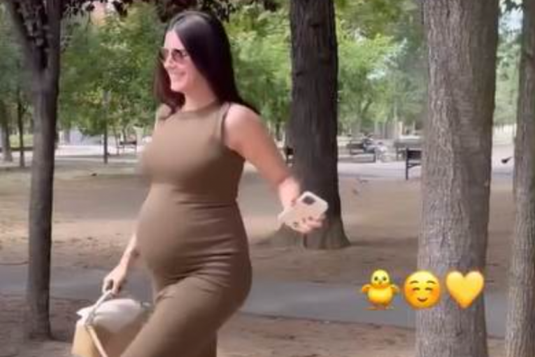 Marija Kilibarda pokazala trudnički stomak