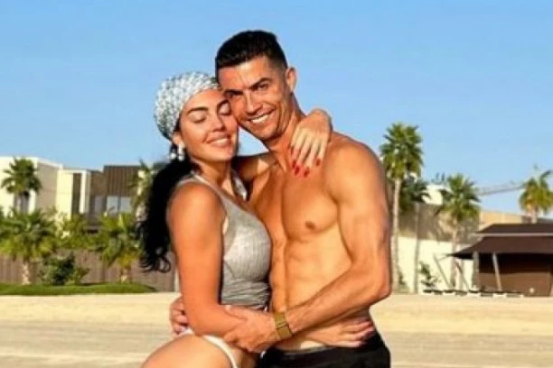 RONALDO I GEORGINA SE TAJNO VENČALI! Jedan DETALJ ih razotkrio! (FOTO)
