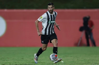 ŠOKANTNE VESTI IZ HUMSKE: PARTIZAN zadržao jednog od NAJVAŽNIJIH odbrambenih igrača!