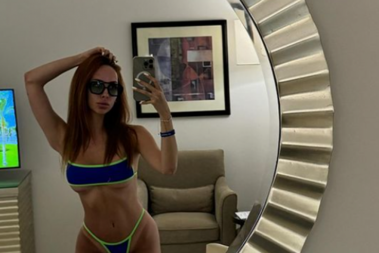 Maša Mihailović u bikiniju