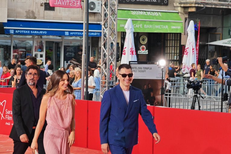 Viktor Savić, Nina Seničar i Vojin Ćetković