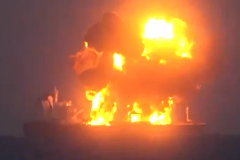 EKSPLOZIJA NA DVA TANKERA U CRNOM MORU KOD OBALA TURSKE! Oba na listi brodova koji podležu sankcijama uvedenim protiv Rusije! (VIDEO)