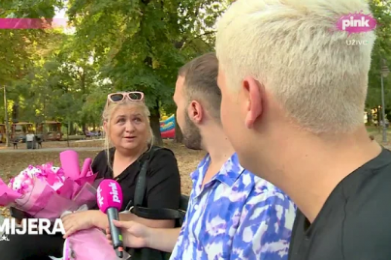 Uroš Stanić sa majkom
 