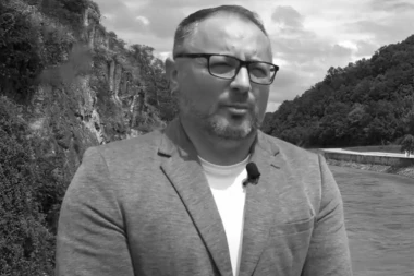 SLETEO SA PUTA, PA UDARIO U BANDERU I DRVO! U strašnoj nesreći kod Knjaževca poginuo pomoćnik predsednika opštine!