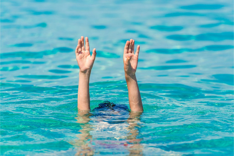 ŠTA JE OVO DANAS? Još jedno dete se utopilo na plaži! BALKAN U NEVERICI