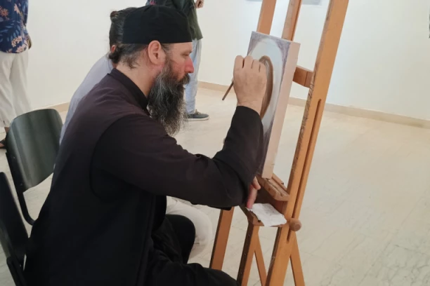 VLADIKA ILARION O SVOM DARU ZA IKONOPISANJE: „Ljudska ruka ne može da oslika lik Hrista, nego kroz ikonopis Bog stvara čoveka“ (VIDEO)