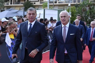 U DRUŠTVU ELITE: Ulazak delegacije Zvezde u Grimaldi palatu! Sa njima bio važan član UEFA!