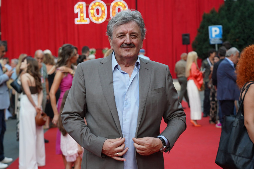 Radoš Bajić pustio brkove kao Radašin iz serije "Selo gori, a baba se češlja"