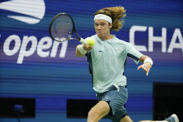 RUBLJOV ODNEO POBEDU: Nije uspeo Monfis da se suprotstavi!