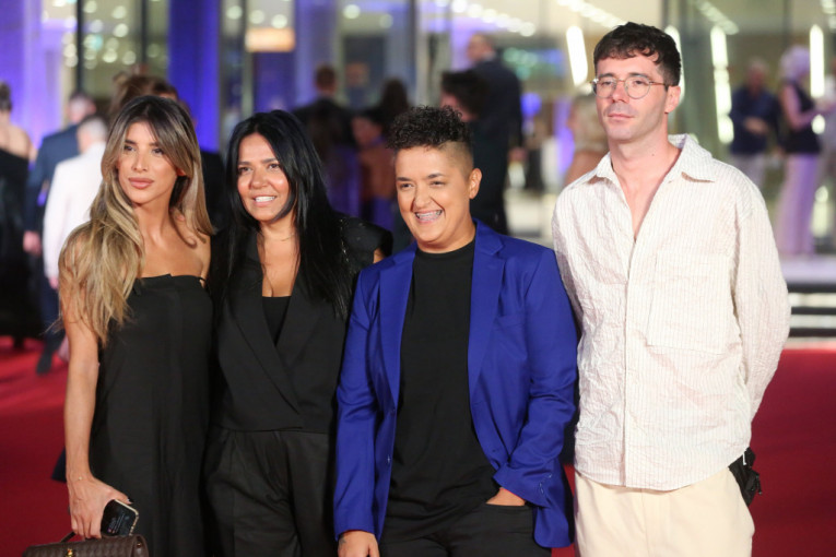 Jovana Pajić i Marija Šerifović