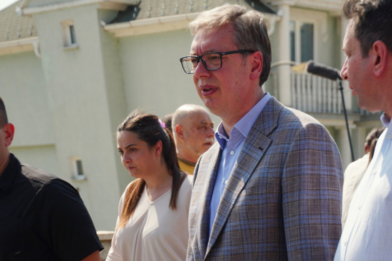 VUČIĆ NASTAVLJA POSETU PODRINJU OBILASKOM SAOBRAĆAJNICE ŠABAC - LOZNICA: Sutra i vojna vežba u Gučevu!