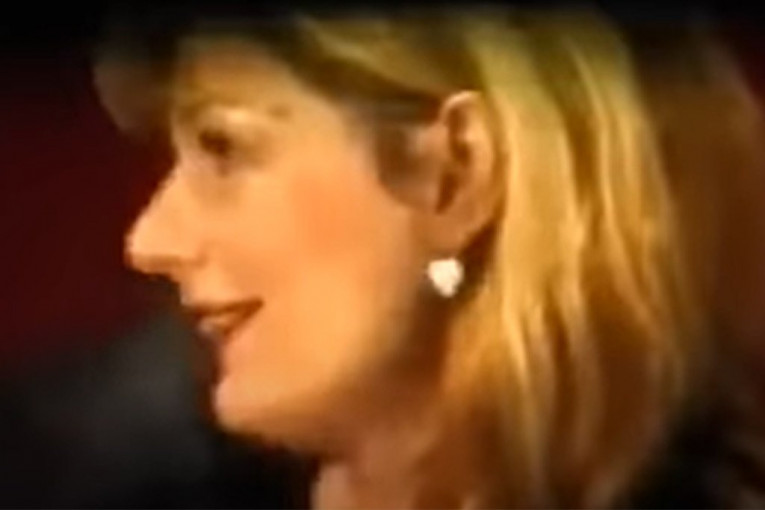 Mirjana Bobić Mojsilović u spotu Riblje čorbe za pesmu "Poslednja pesma o tebi"