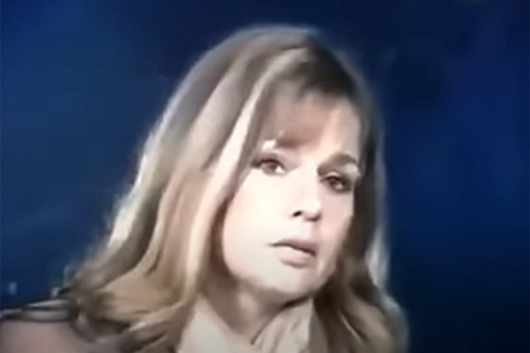 Mirjana Bobić Mojsilović u spotu Riblje čorbe za pesmu "Poslednja pesma o tebi"