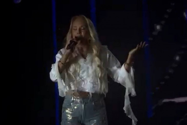 Lepa Brena zaustavila koncert zbog Bore Čorbe