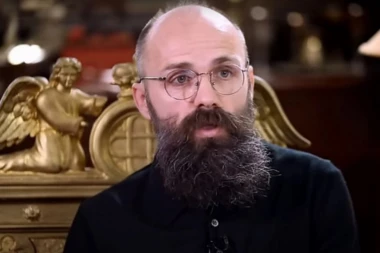 OD FUDBALSKE ZVEZDE DO POSVEĆENIKA VERI: Dragan Bogavac danas više podseća na monaha nego na bivšeg fudbalera