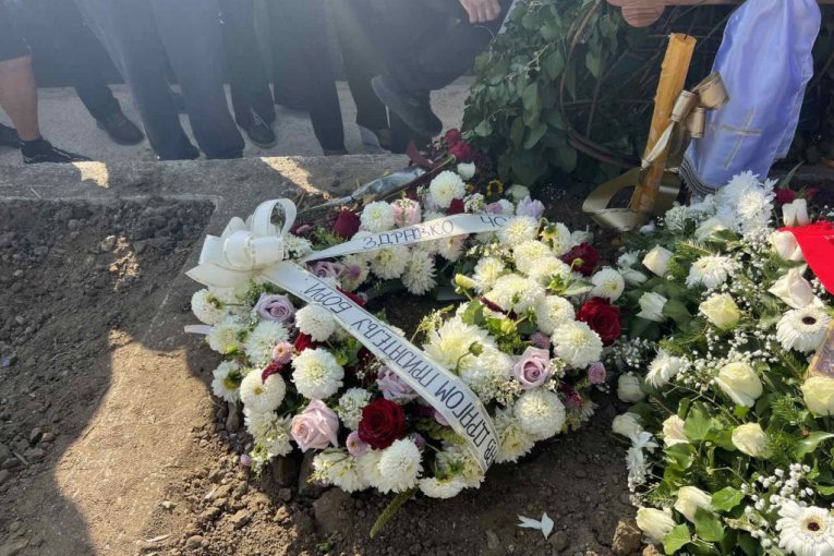 Zdravko Čolić poslao venac Bori Đorđeviću