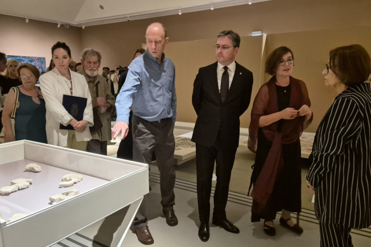 Narodni muzej Srbije! Izložba "Od mnogoboštva do hrišćanstva: rotonda u Stojniku" 