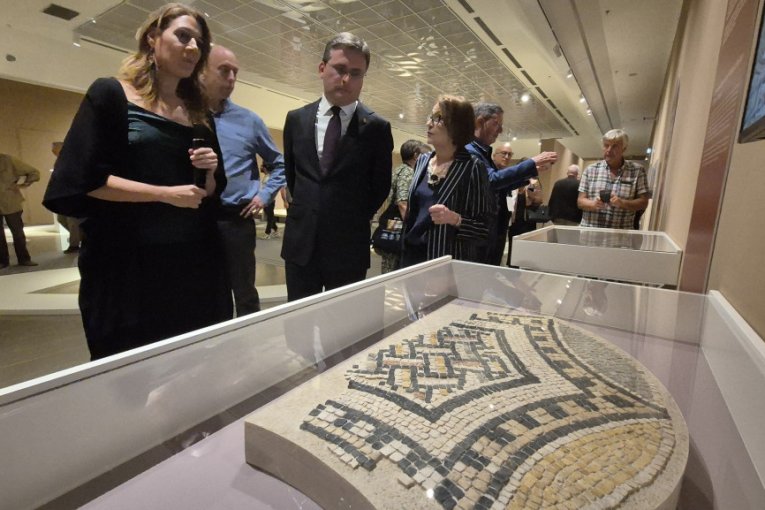 Narodni muzej Srbije! Izložba "Od mnogoboštva do hrišćanstva: rotonda u Stojniku" 