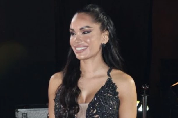 ISPLIVALA STARA FOTKA SANDRE OBRADOVIĆ: U "Eliti" je važila za fatalnu crnku - evo kako je izgledala pre korekcija! (FOTO)